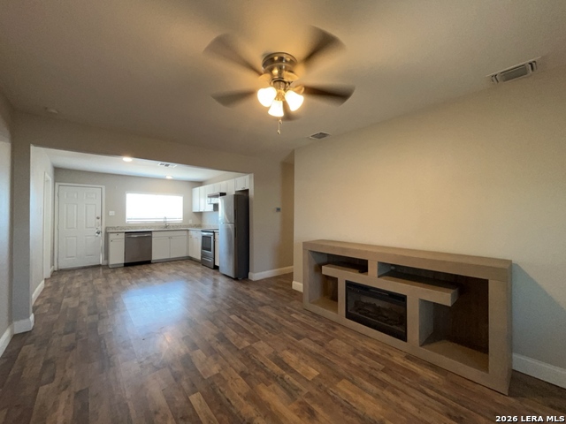 Image 8 of 32 For 8905 Seacliff St