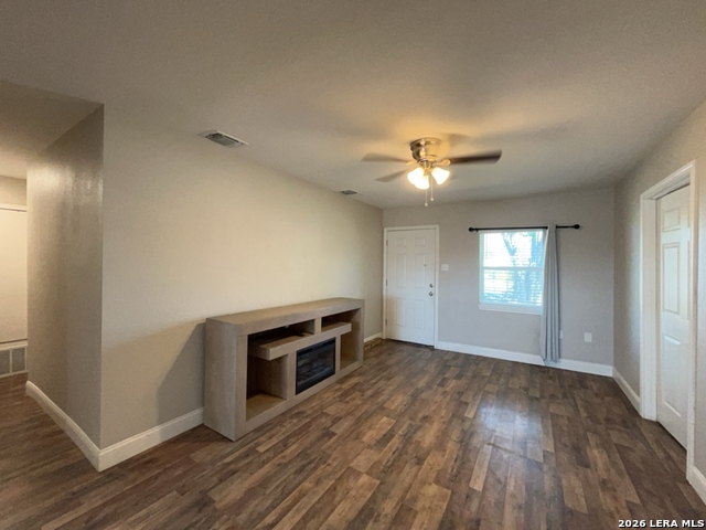 Image 9 of 32 For 8905 Seacliff St