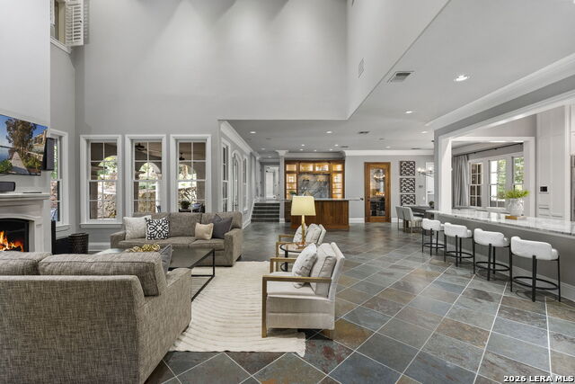 Image 15 of 62 For 829 Contour Drive