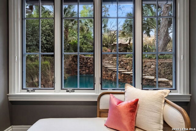 Image 33 of 62 For 829 Contour Drive