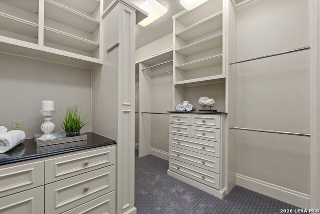 Image 39 of 62 For 829 Contour Drive