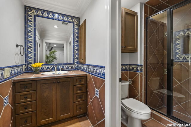 Image 45 of 62 For 829 Contour Drive