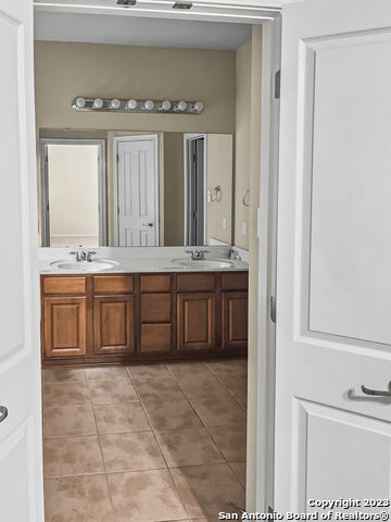 Image 15 of 24 For 610 Point Spring