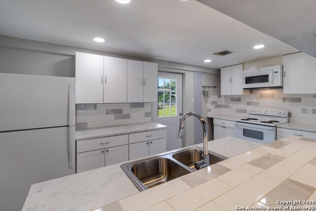 Image 11 of 32 For 4434 Mountain Pass