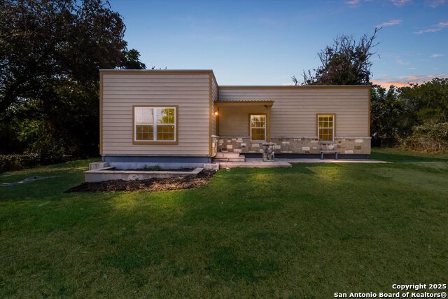 Image 2 of 32 For 4434 Mountain Pass