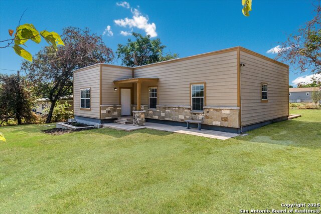 Image 3 of 32 For 4434 Mountain Pass