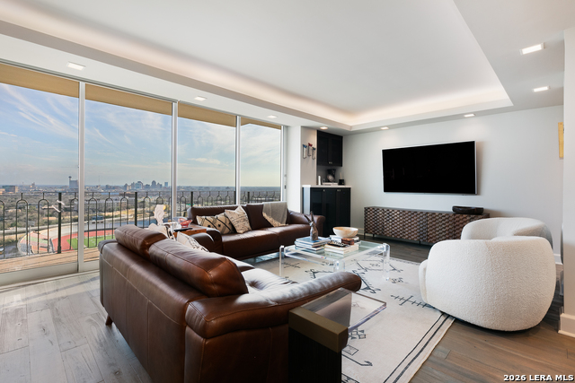 Image 19 of 67 For 700 Hildebrand E Apt 1301