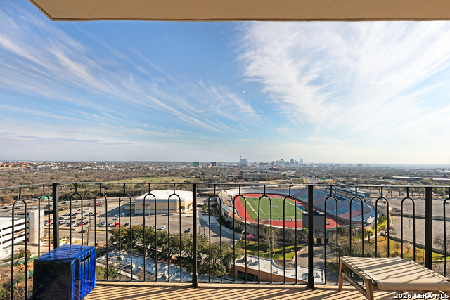 Image 21 of 67 For 700 Hildebrand E Apt 1301