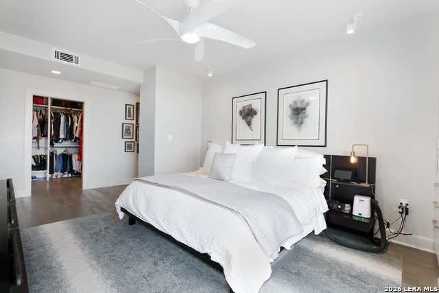 Image 22 of 67 For 700 Hildebrand E Apt 1301