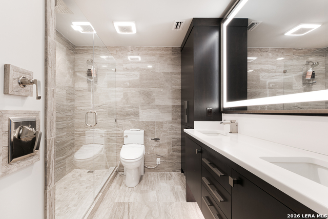 Image 27 of 67 For 700 Hildebrand E Apt 1301