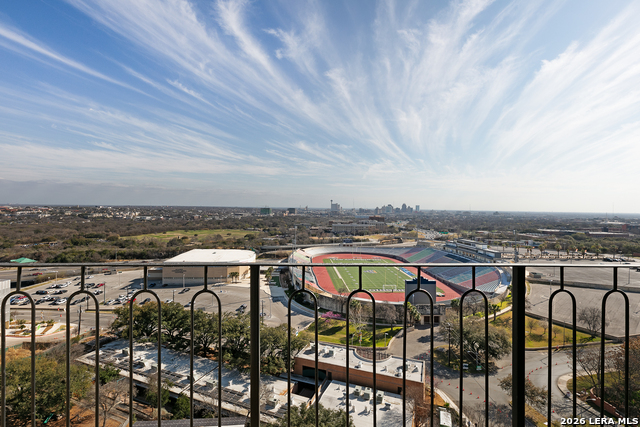 Image 39 of 67 For 700 Hildebrand E Apt 1301