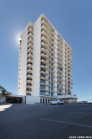 Image 42 of 67 For 700 Hildebrand E Apt 1301