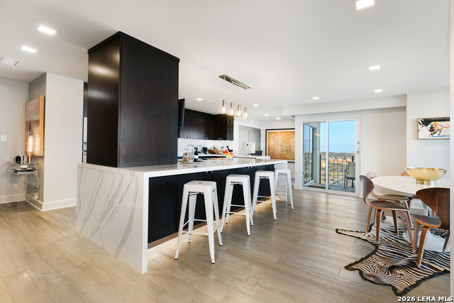 Image 6 of 67 For 700 Hildebrand E Apt 1301