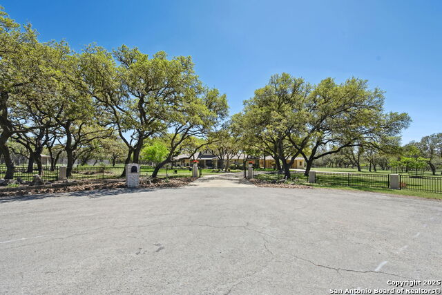 Image 33 of 52 For 8110 Park Lane