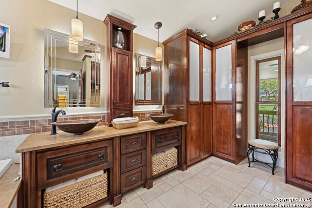 Image 43 of 52 For 8110 Park Lane