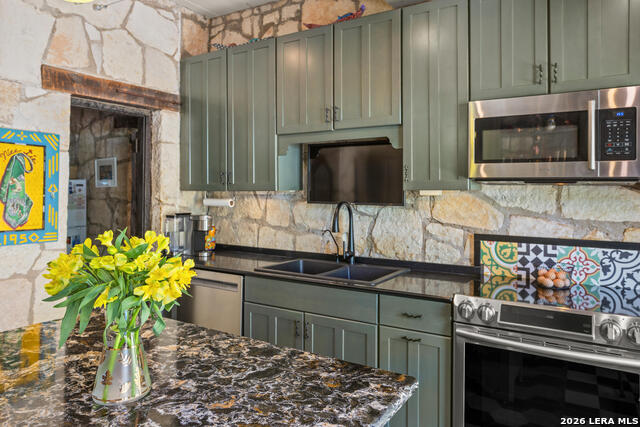 Image 25 of 41 For 132 Ridge  