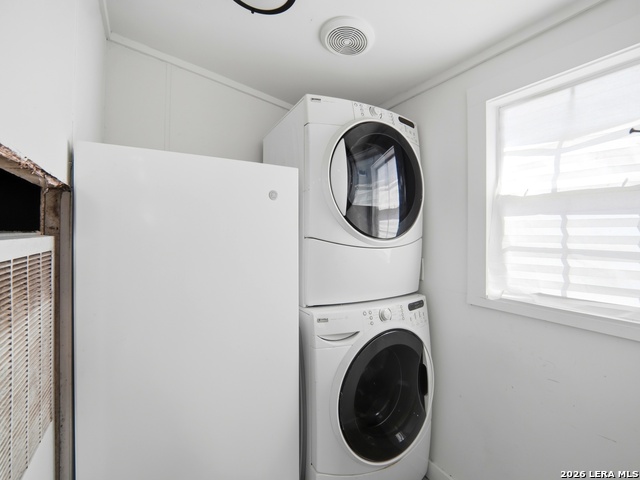 Image 12 of 47 For 19320 Leal St