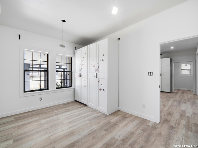 Image 21 of 47 For 19320 Leal St