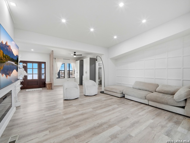 Image 25 of 47 For 19320 Leal St