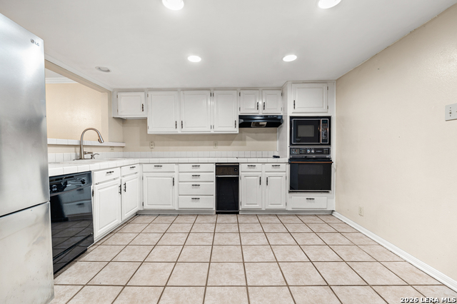 Image 14 of 38 For 16710 Henderson Pass