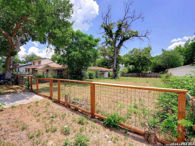 Image 3 of 6 For 234 Russell  