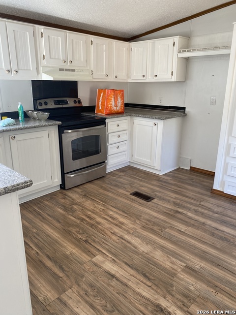 Image 8 of 10 For 408 Oak Hollow