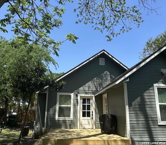 Image 2 of 11 For 426 Woodlawn E