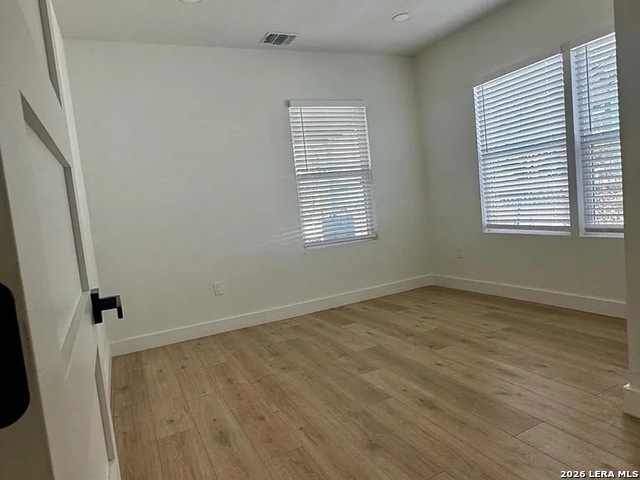 Image 8 of 11 For 426 Woodlawn E