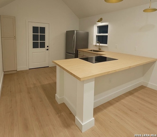 Image 9 of 11 For 426 Woodlawn E