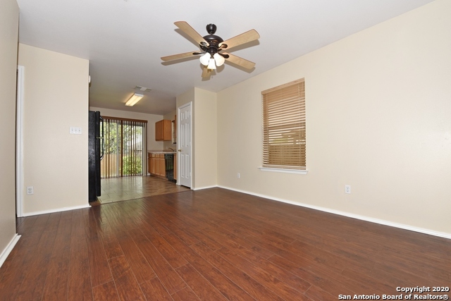 Image 13 of 27 For 10707 Shaenridge N