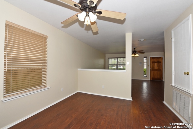 Image 14 of 27 For 10707 Shaenridge N