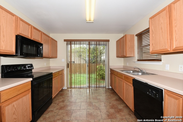 Image 15 of 27 For 10707 Shaenridge N