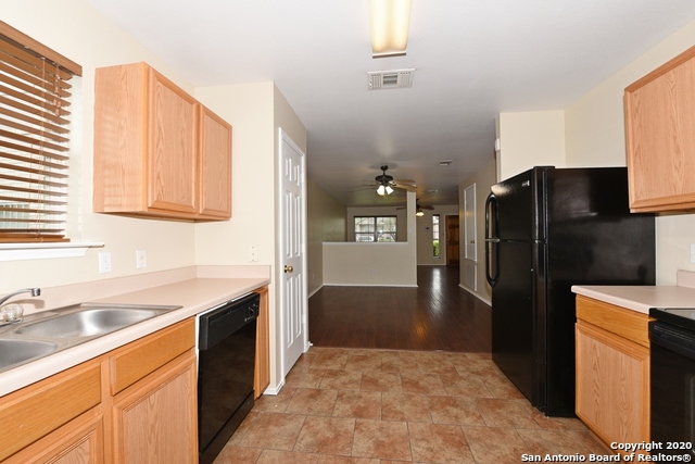 Image 16 of 27 For 10707 Shaenridge N