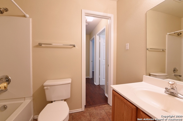 Image 21 of 27 For 10707 Shaenridge N