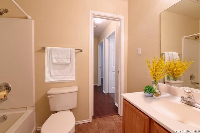 Image 3 of 27 For 10707 Shaenridge N