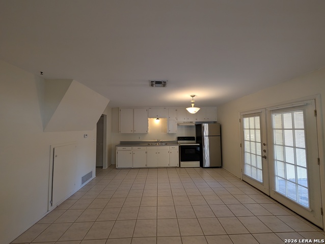 Image 3 of 16 For 164 Union Ave S 102