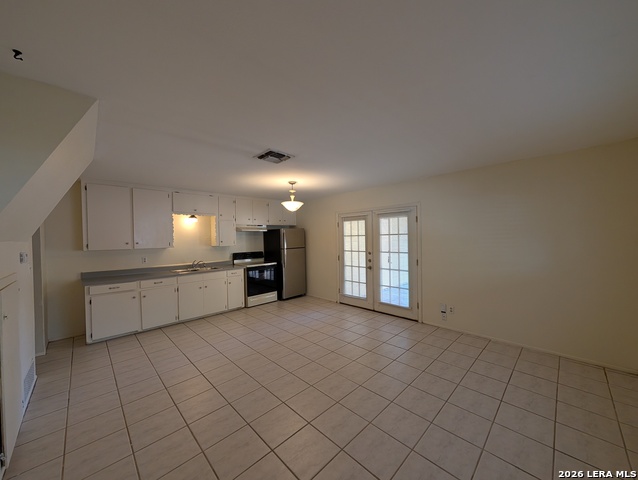 Image 4 of 16 For 164 Union Ave S 102