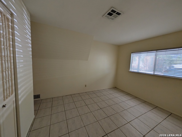 Image 9 of 16 For 164 Union Ave S 102