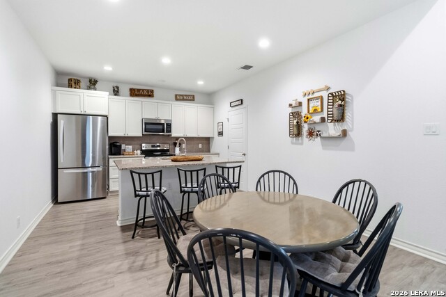 Image 8 of 30 For 2061 Robin Hood