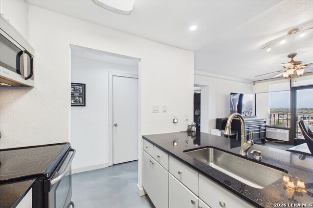 Image 16 of 34 For 7701 Wurzbach  1803