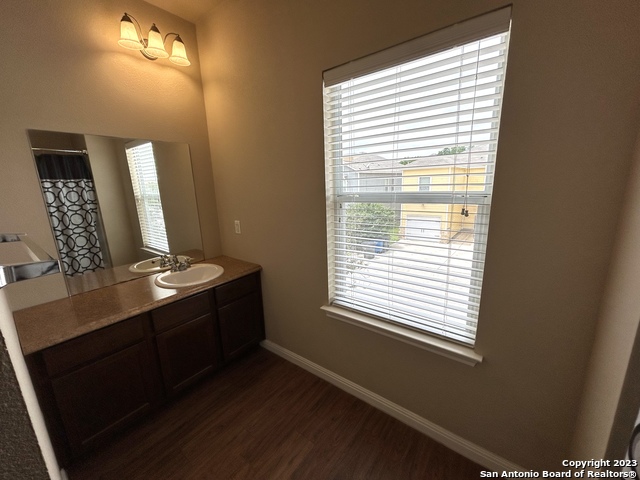 Image 13 of 23 For 565 Advantage