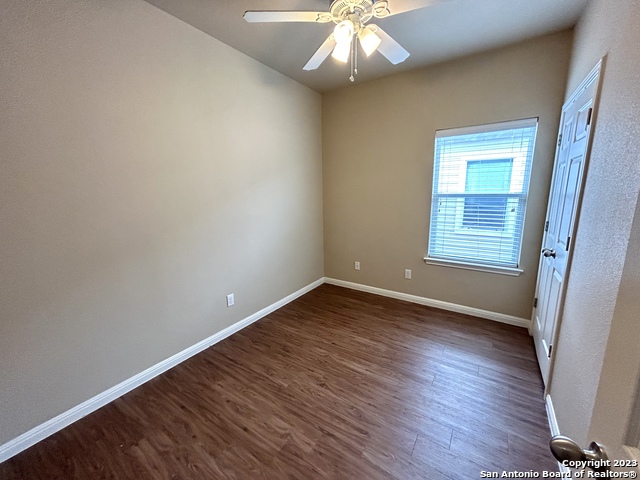 Image 16 of 23 For 565 Advantage