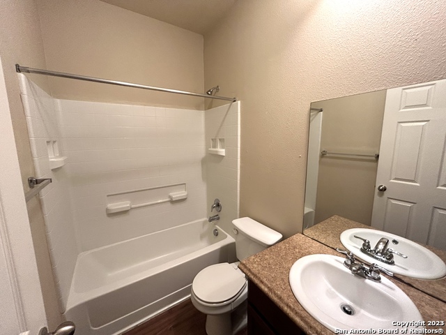 Image 17 of 23 For 565 Advantage