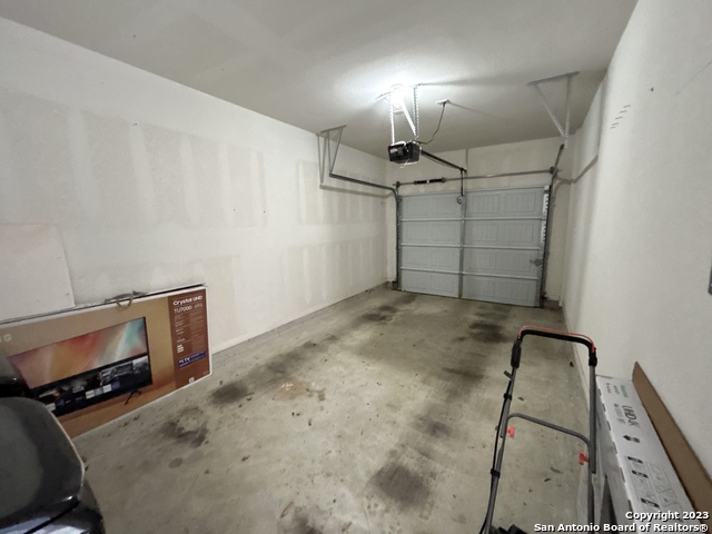 Image 20 of 23 For 565 Advantage