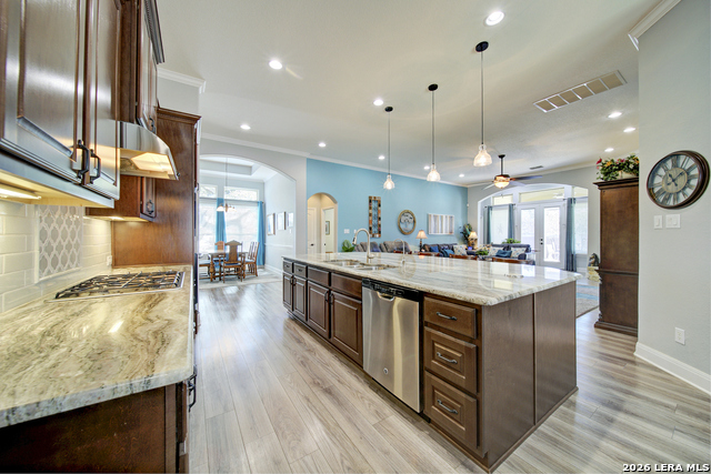 Image 11 of 48 For 415 Mission Hill