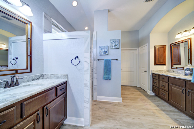 Image 20 of 48 For 415 Mission Hill