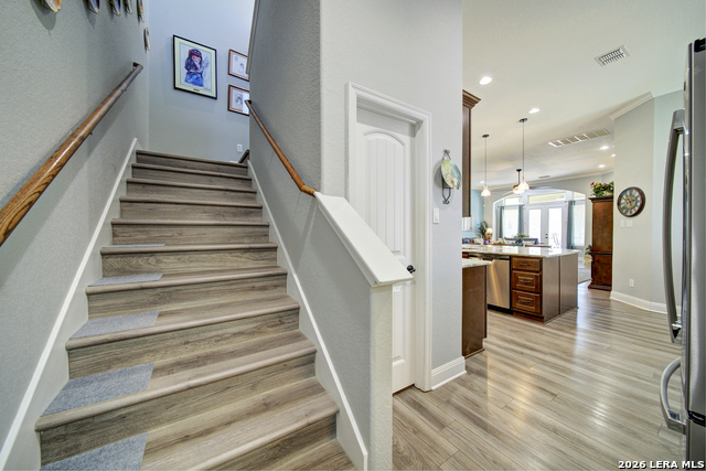 Image 33 of 48 For 415 Mission Hill