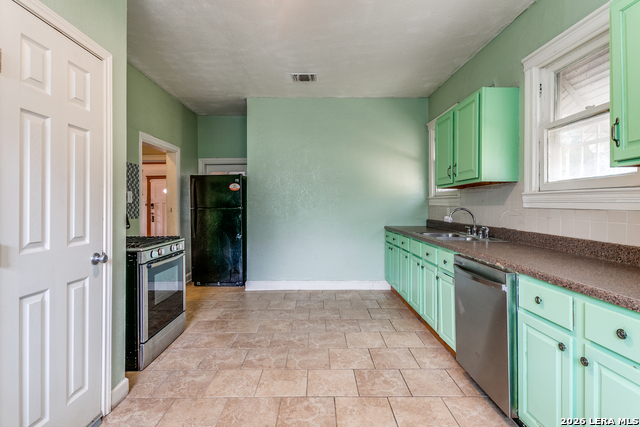 Image 11 of 22 For 521 Kayton  