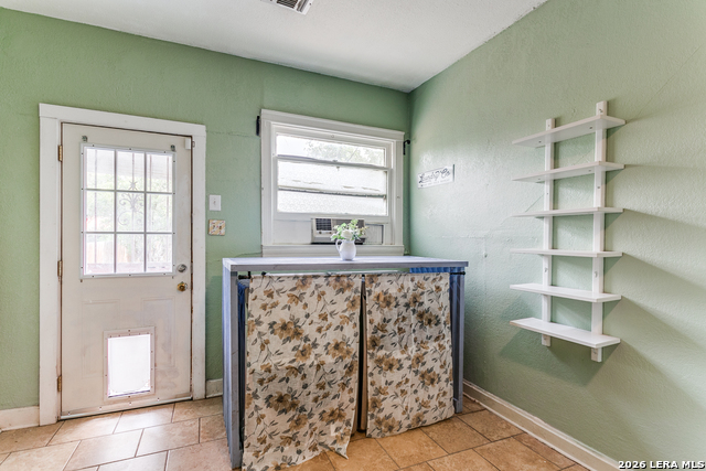 Image 12 of 22 For 521 Kayton  