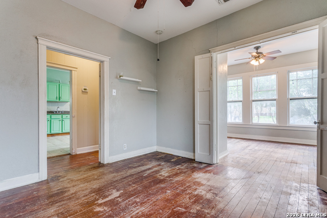 Image 13 of 22 For 521 Kayton  